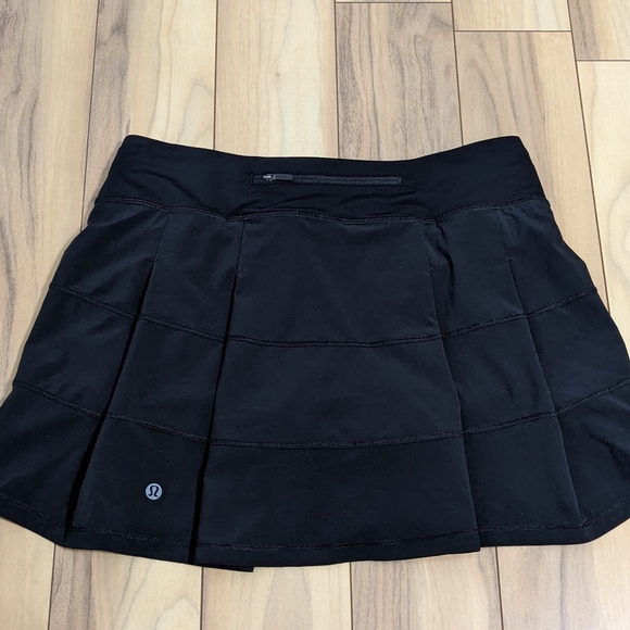 EUC! Lululemon Pace Rival Skirt In Black Size 8 - Picture 13 of 16